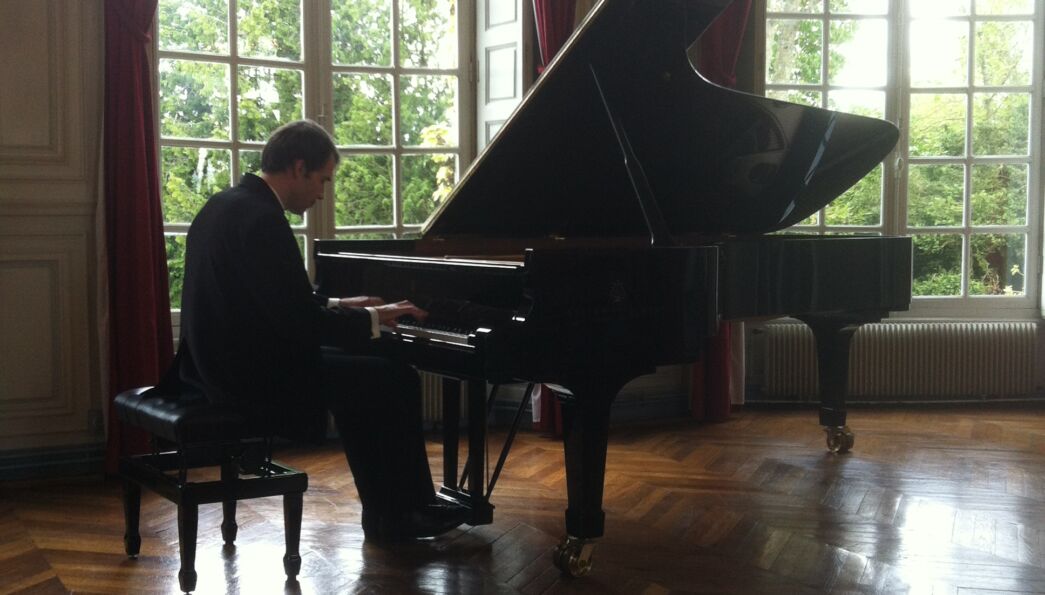 concert piano Dinu Constantinescu